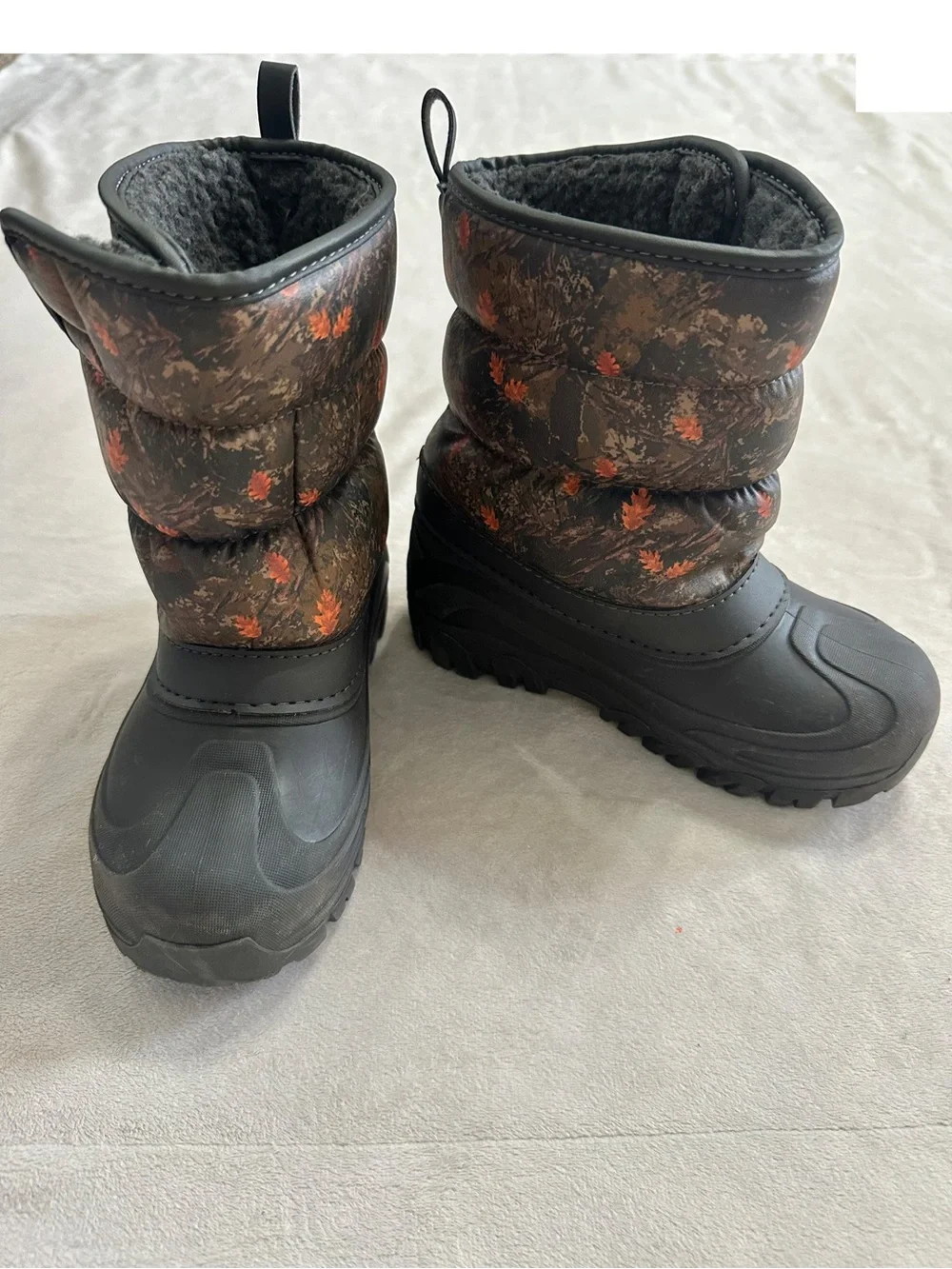 Kid's Western Chief Winter Snow Boots in Black and Brown Camo Print Size 13/1